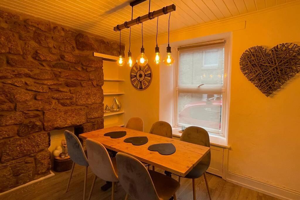 Beautiful 2 Bed Cornish CottageMadron エクステリア 写真
